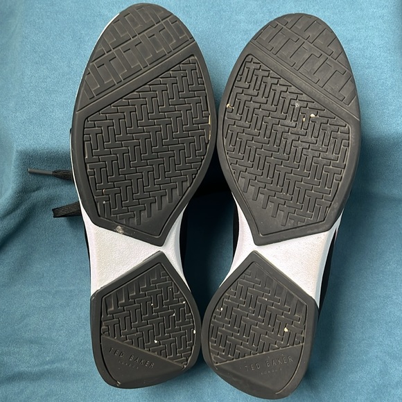 TED BAKER LONDON sport sneaker with floral detail. Womens Euro 42/11.5B RARE! - Picture 8 of 9